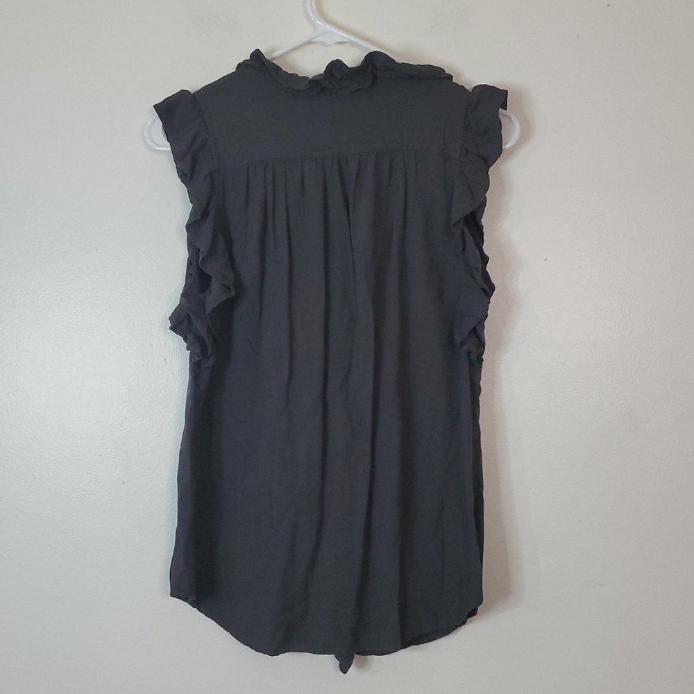 Dylan Milla Ruffle Top Size Extra Small Grey Sleeveless Button Down Blouse Top - Picture 7 of 10